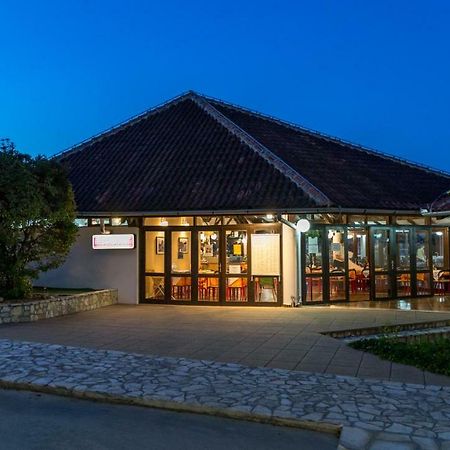 Victoria Mobilehome Jezera Village Holiday Resort Kültér fotó
